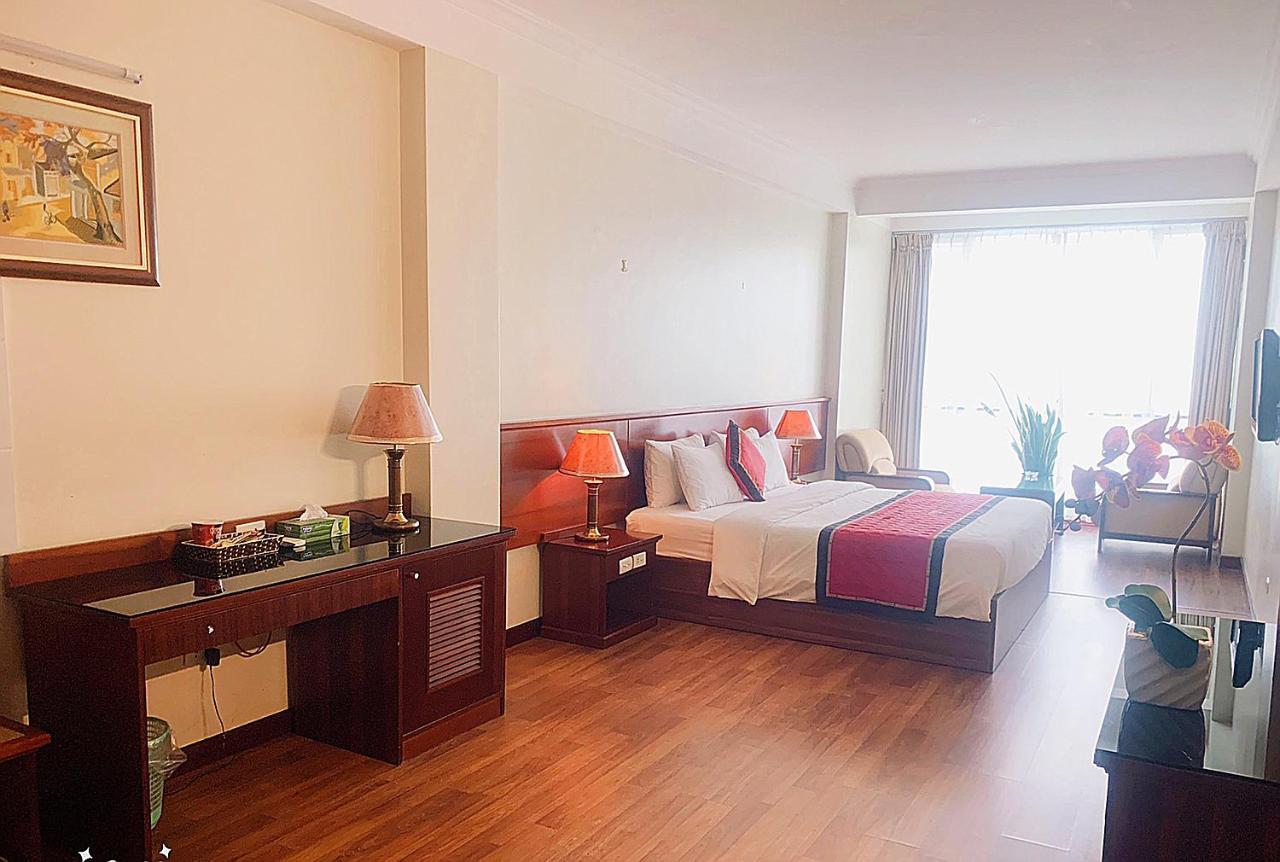 Hanz Regal Hotel Hanoi Buitenkant foto